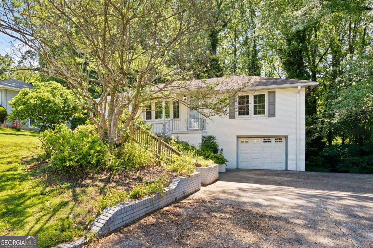 3366 Woodview DR SE