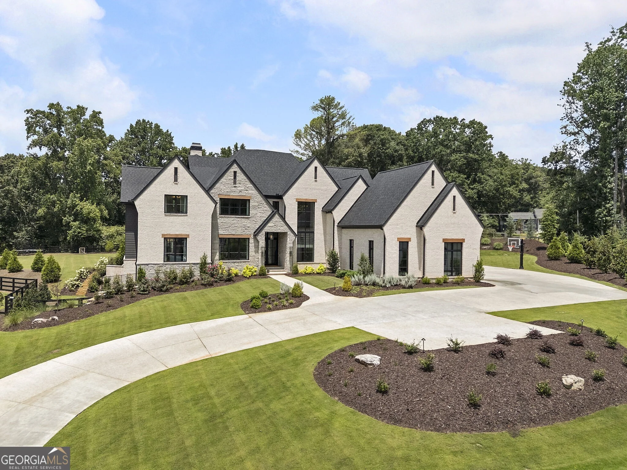 1022 Lyndon Lane