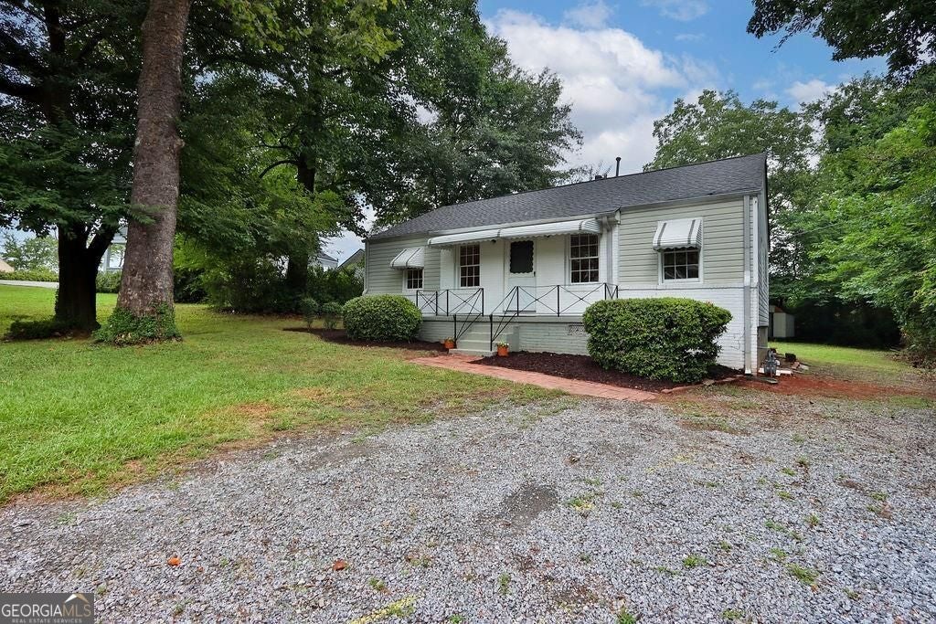 Photo of 1329 Blanche Drive SE, Marietta, GA 30067 (MLS # 10794155)