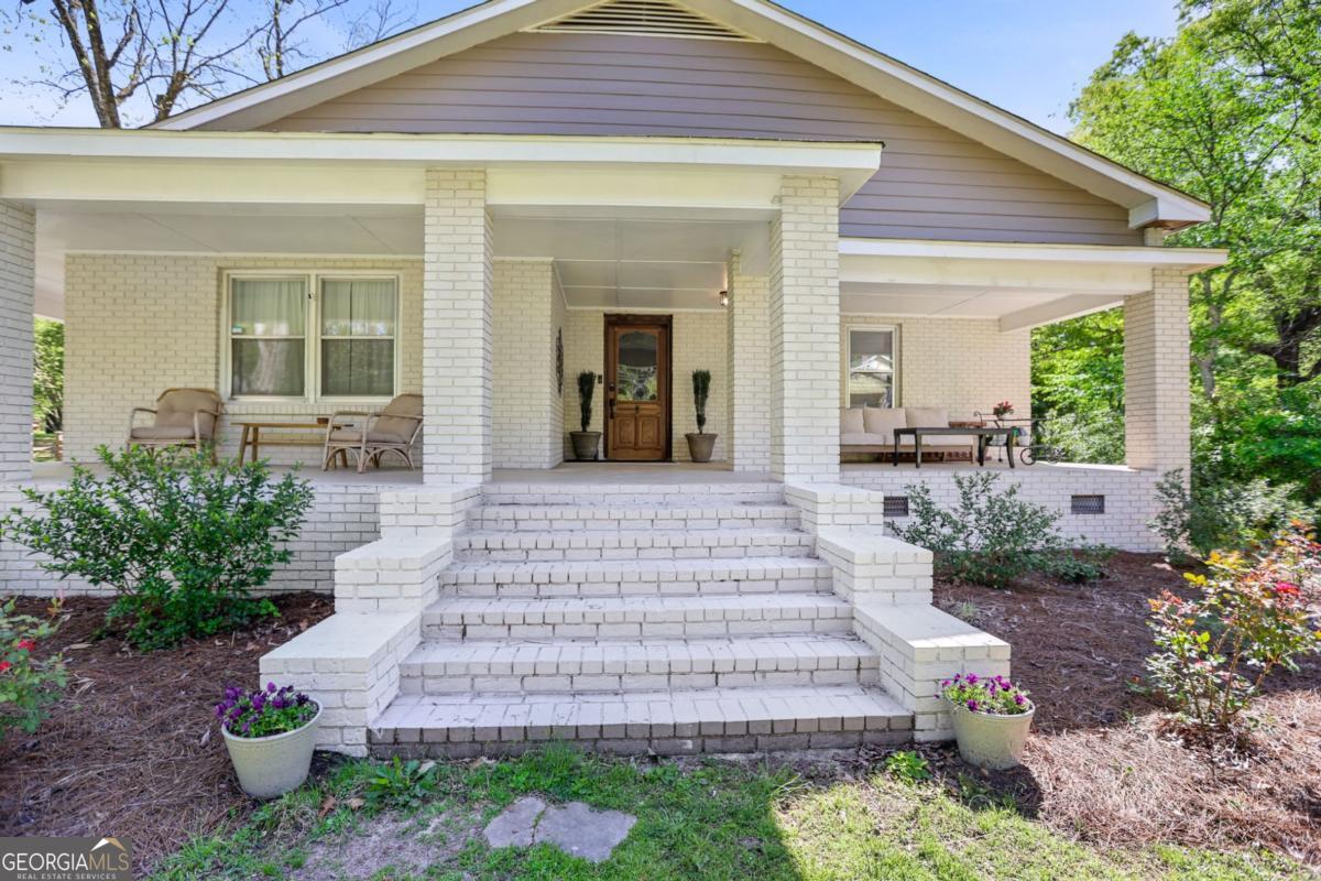 901 E Main ST