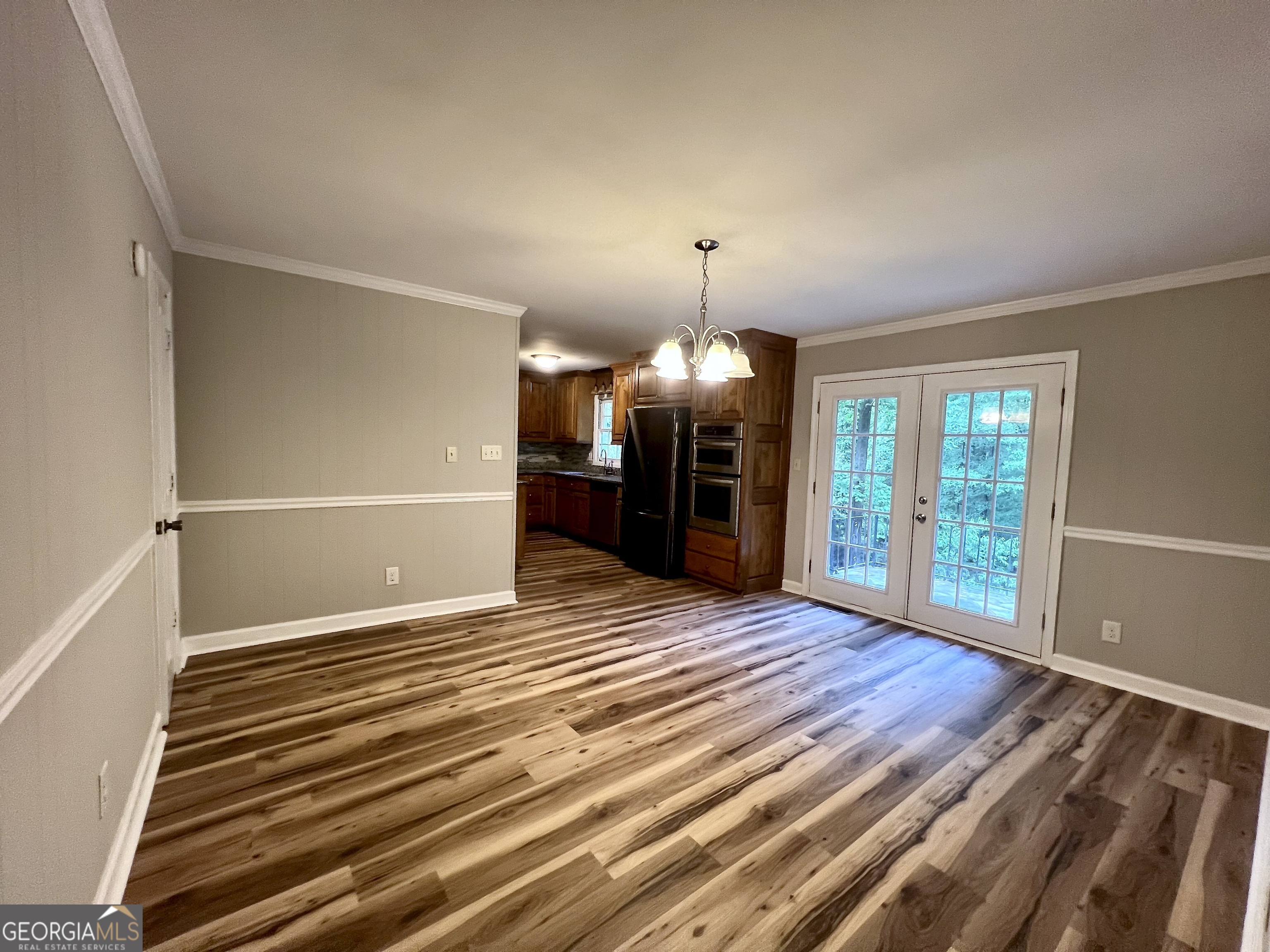 225 Holmes AVE