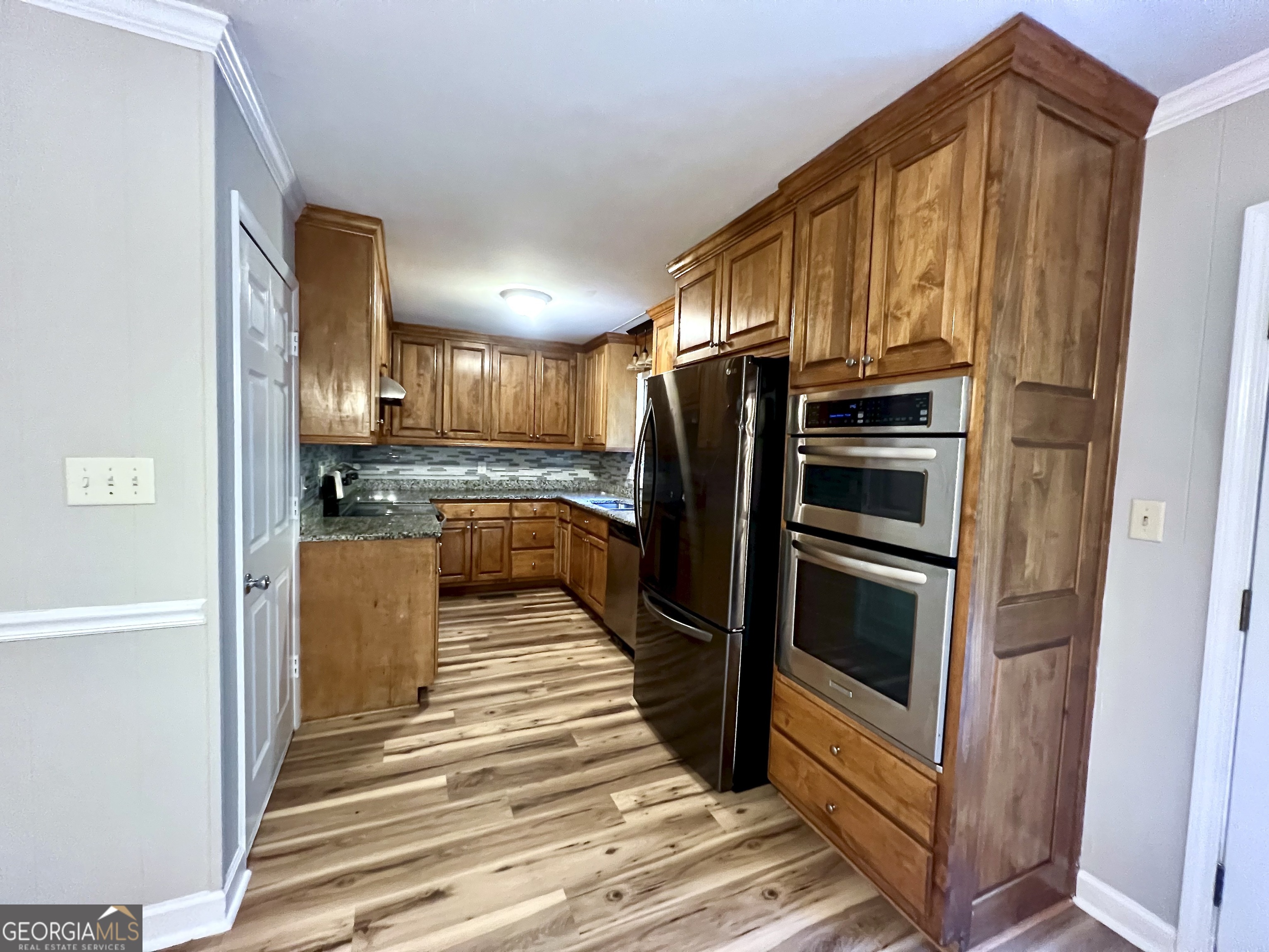 225 Holmes AVE