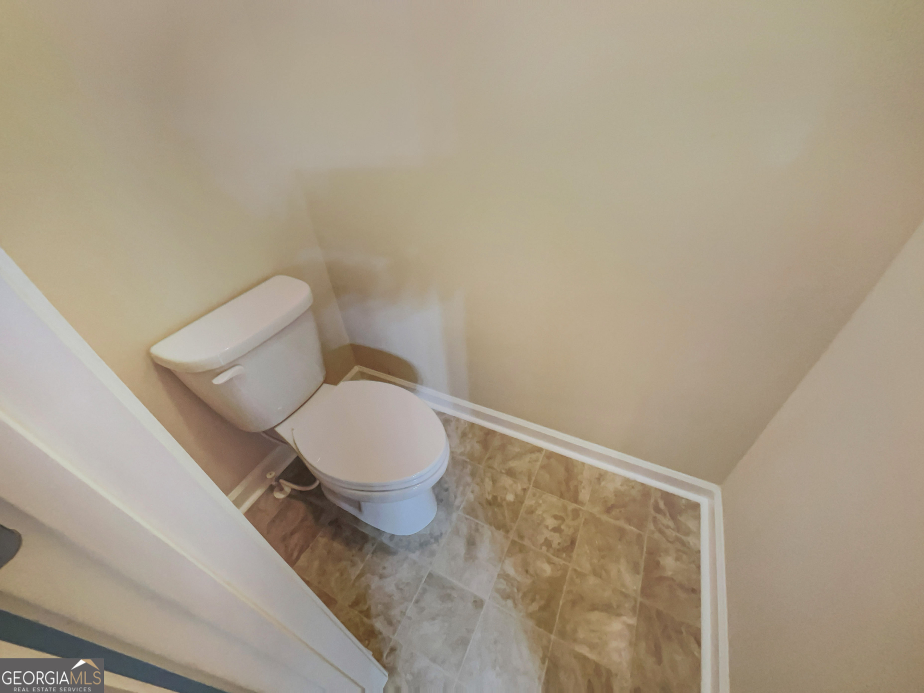 690 Collingsworth LN