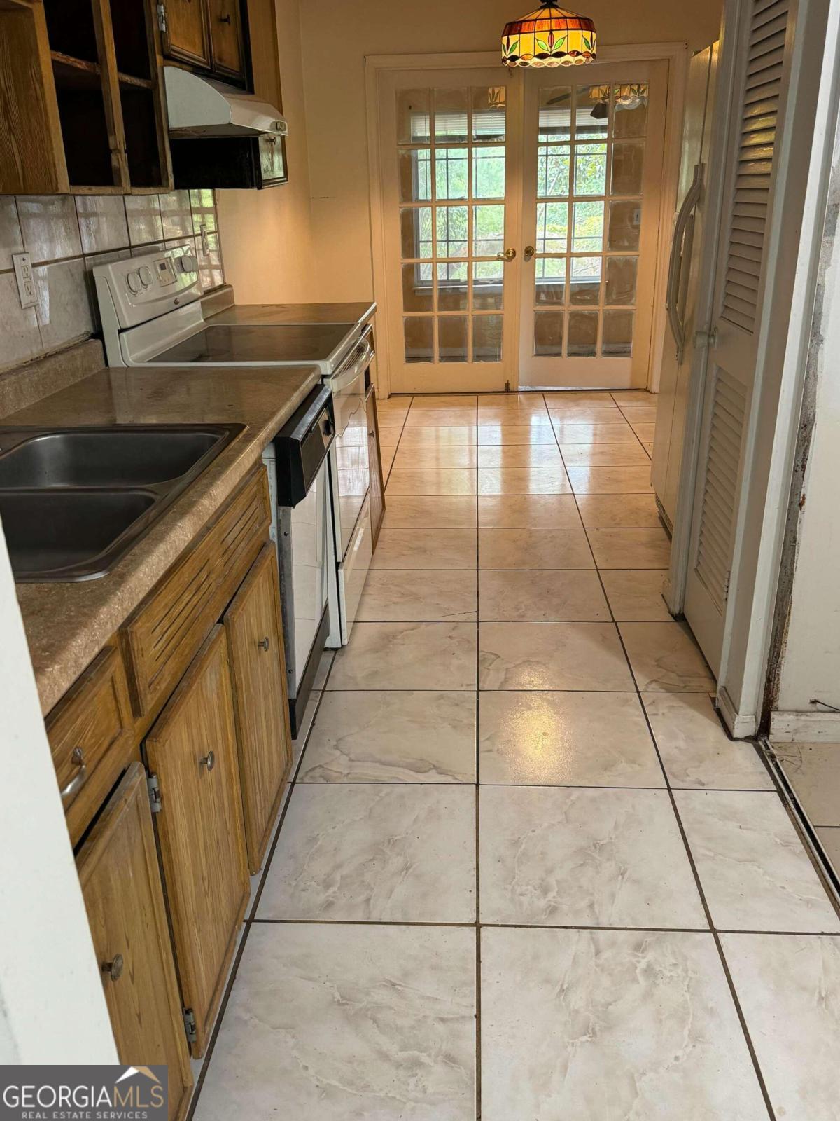 207 Tiburon DR