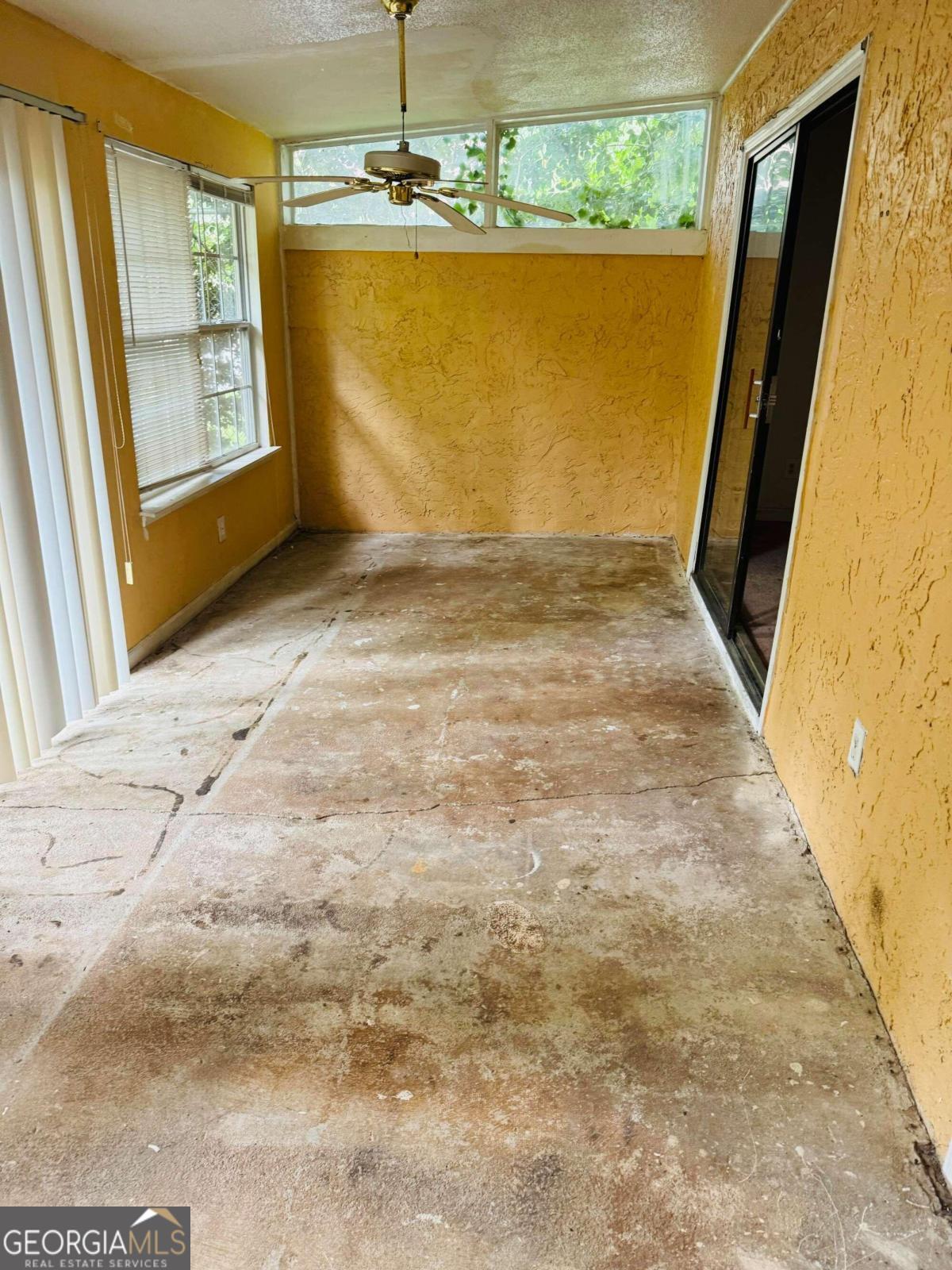 207 Tiburon DR