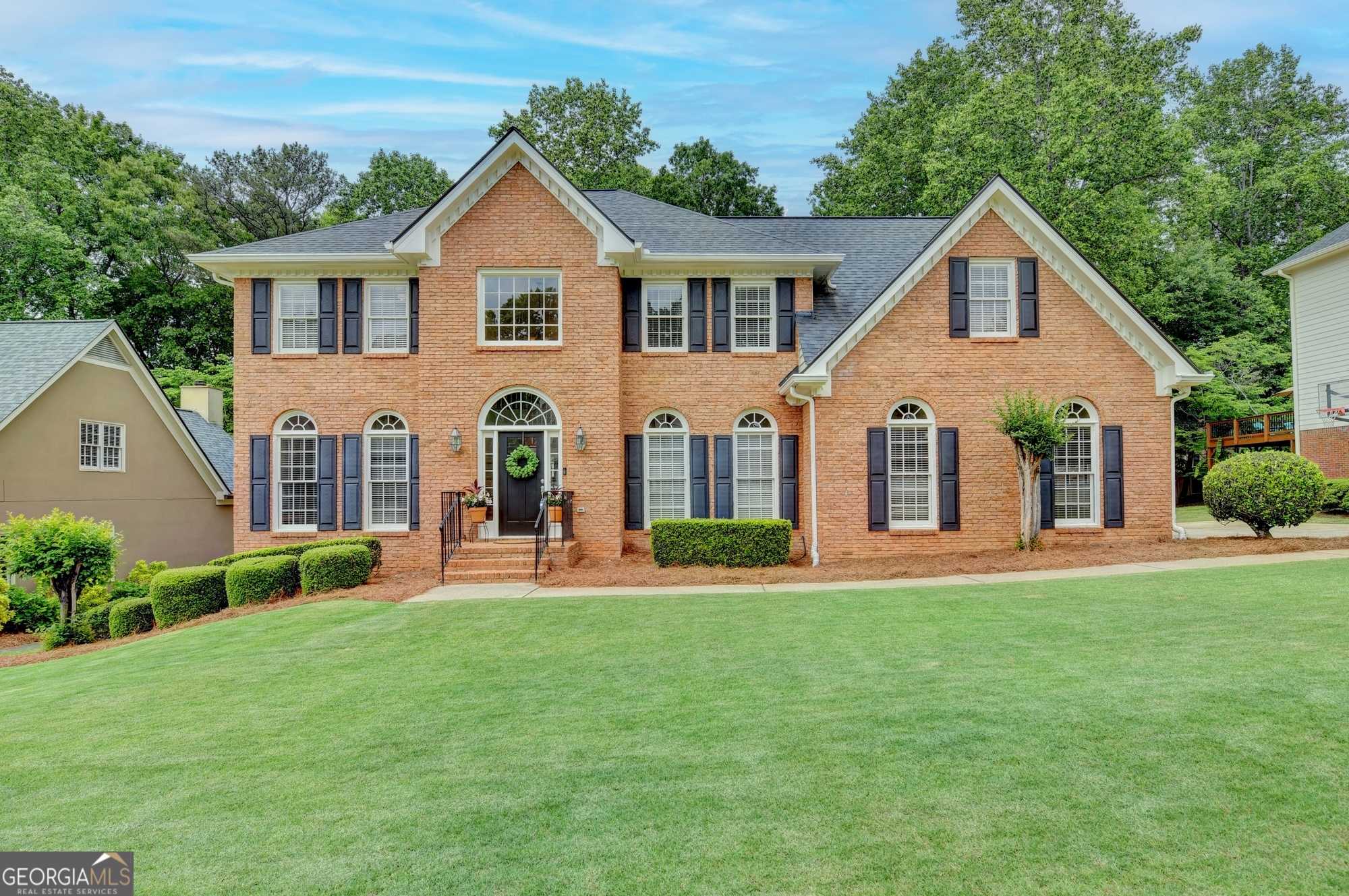 215 Sandridge CT