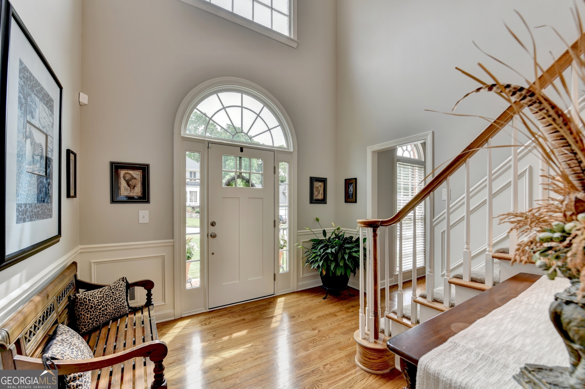 215 Sandridge CT