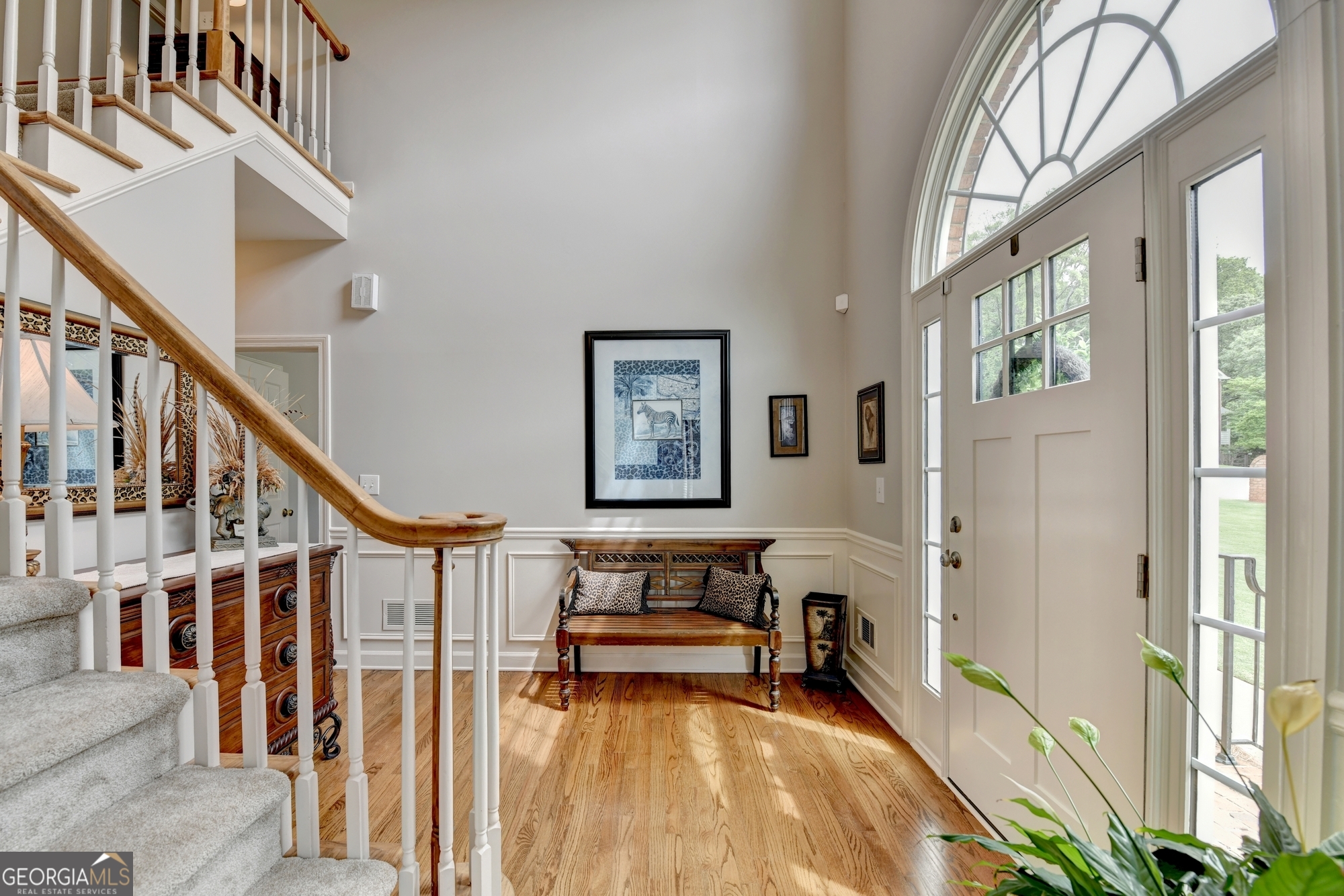 215 Sandridge CT