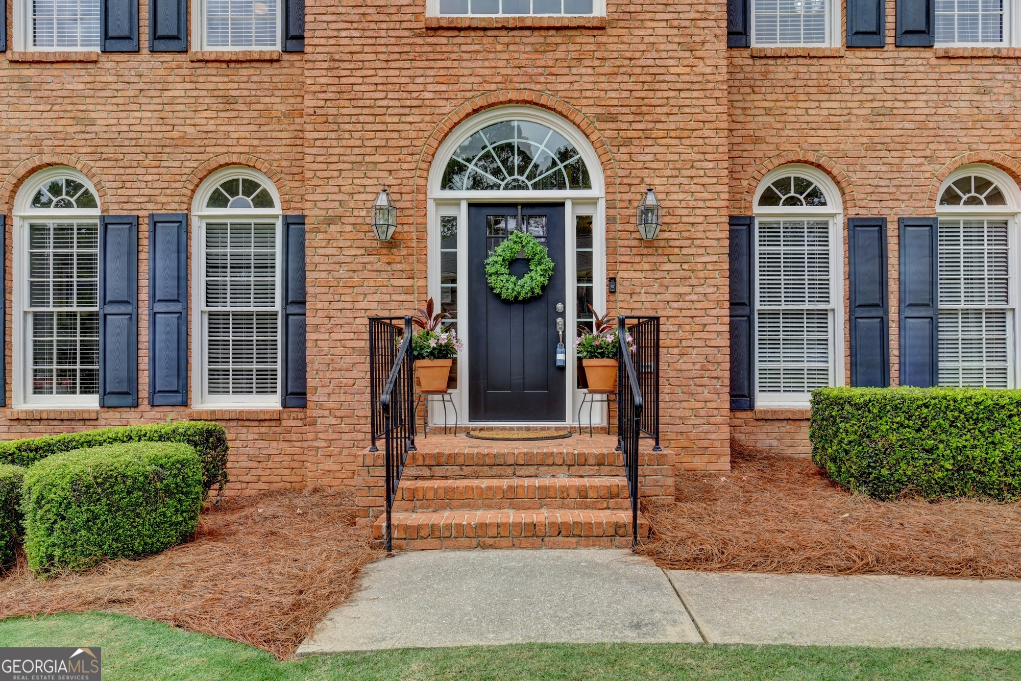 215 Sandridge CT