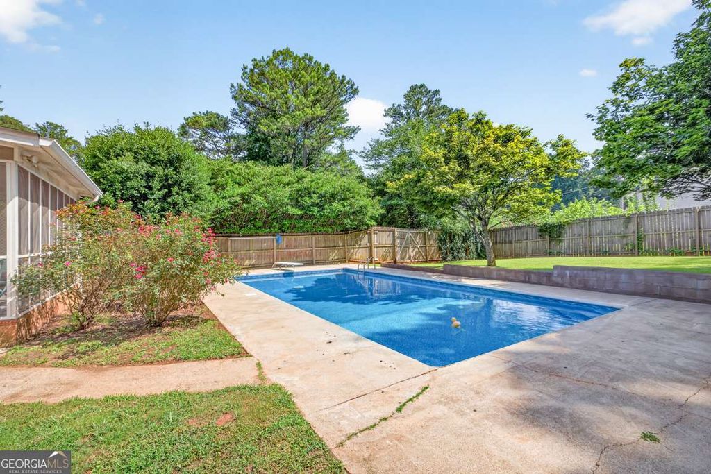 Photo of 1561 Bentwood Drive SW, Lilburn, GA 30047 (MLS # 10800903)
