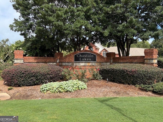 127 N Lakeside DR NW