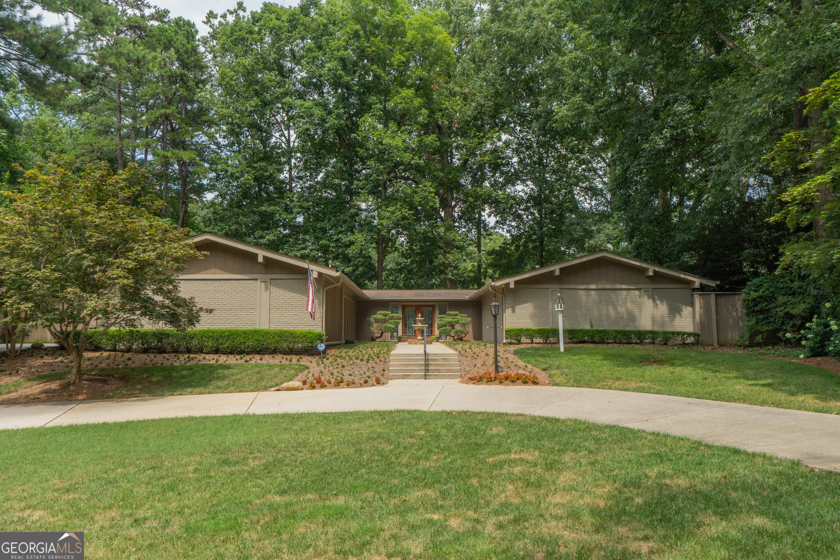3623 Sunderland CT NE