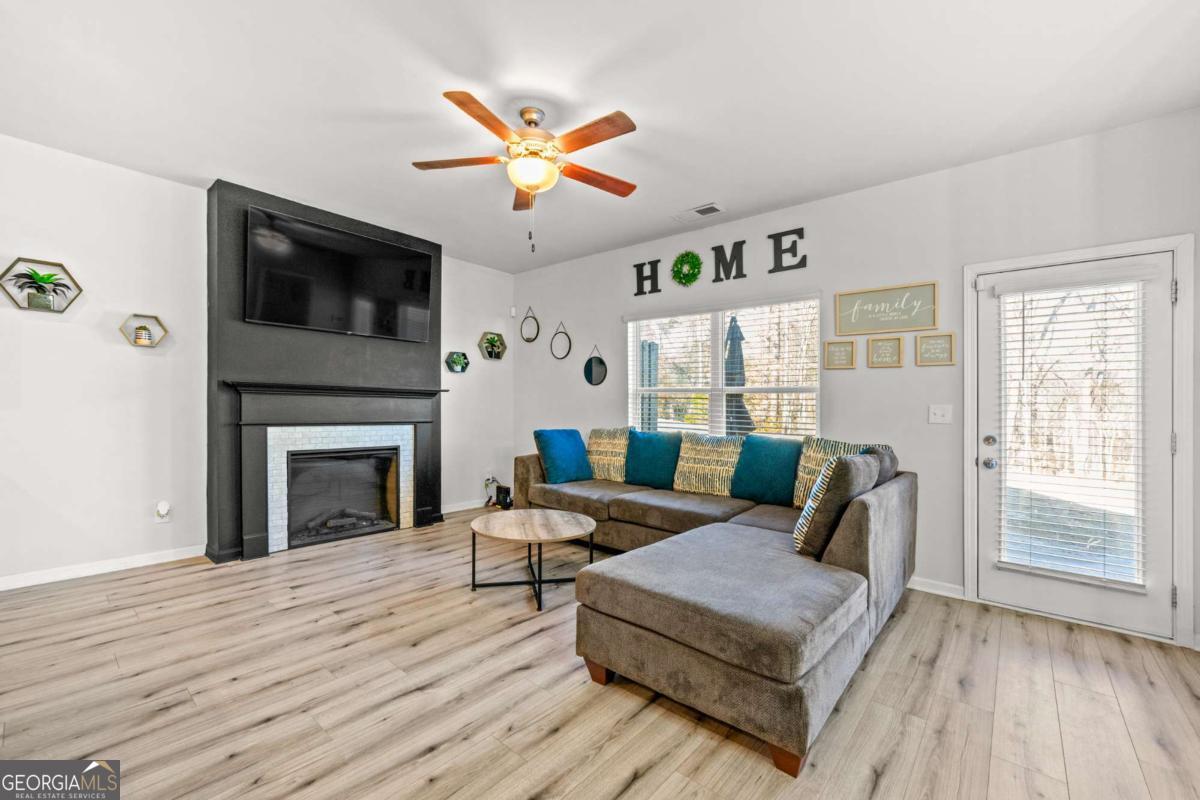 7492 Knoll Hollow RD