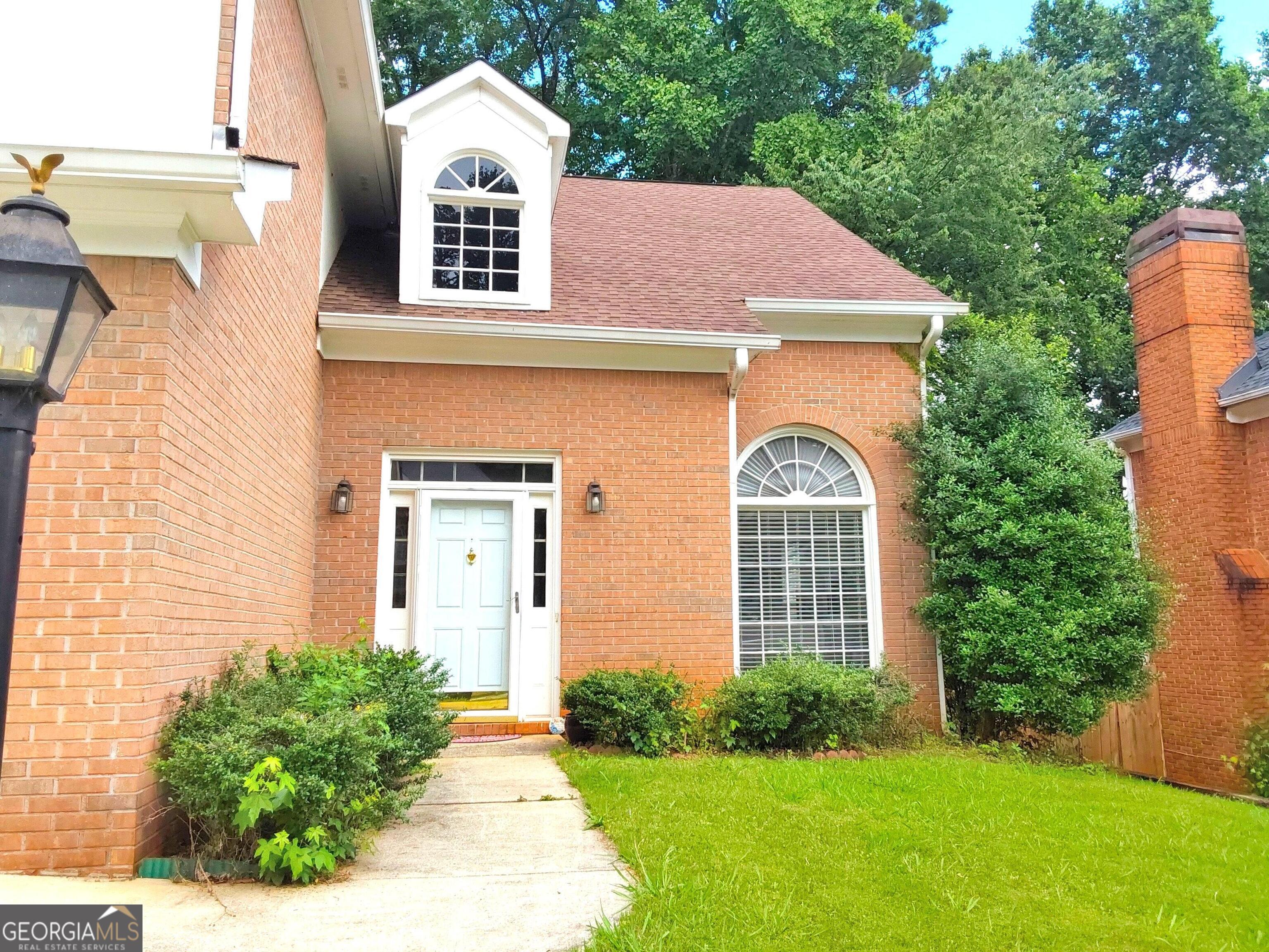 3332 Glenrose TRL