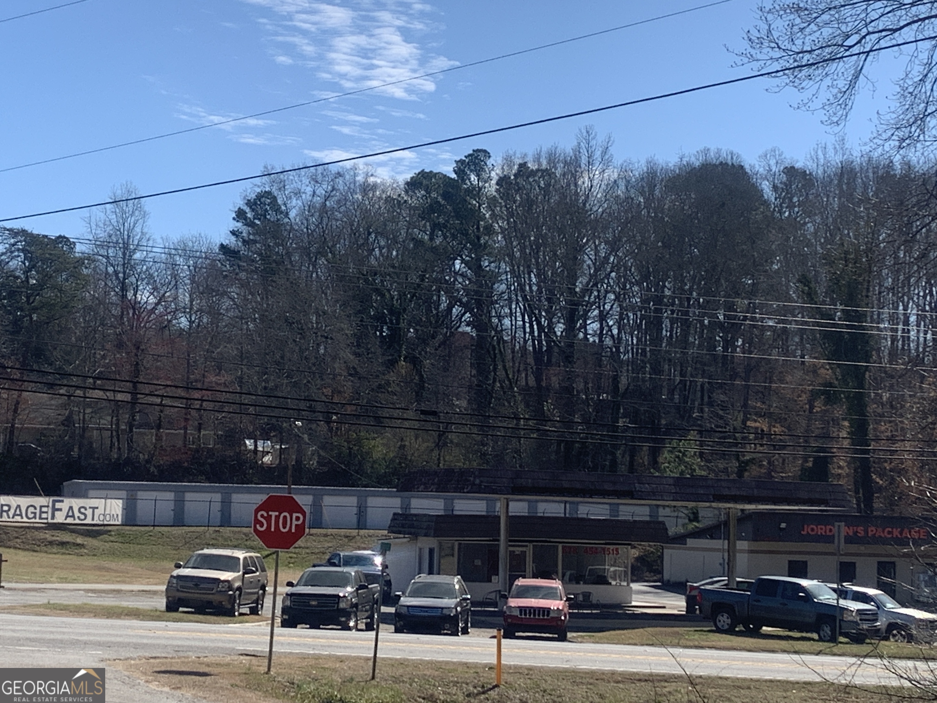 262 Commerce LN