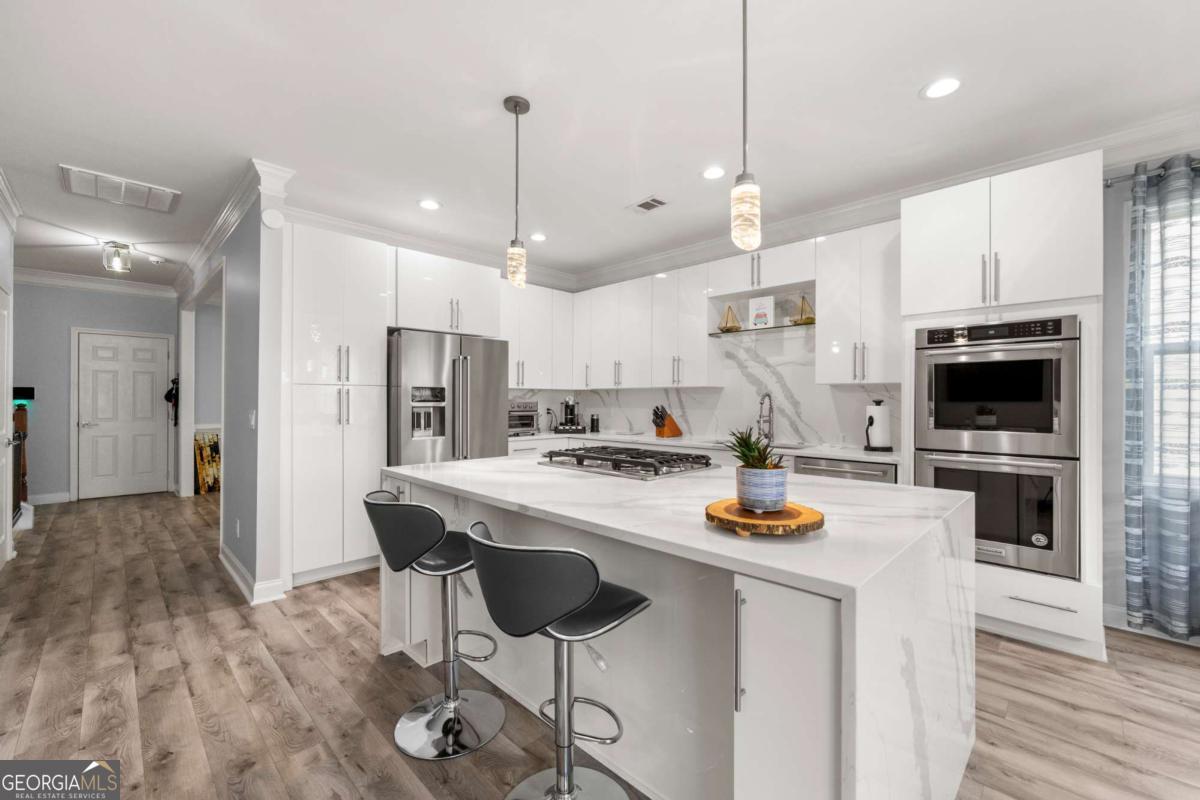 682 Cobblestone Creek LN