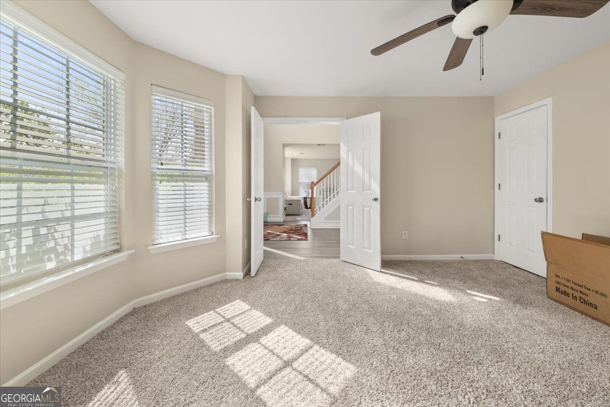 552 Trotters LN