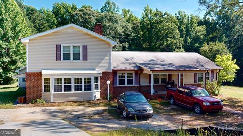 A home in Powder Springs