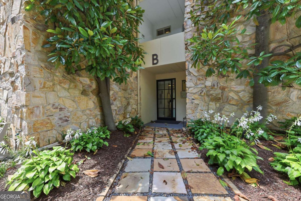 2632 Peachtree RD NW 304B