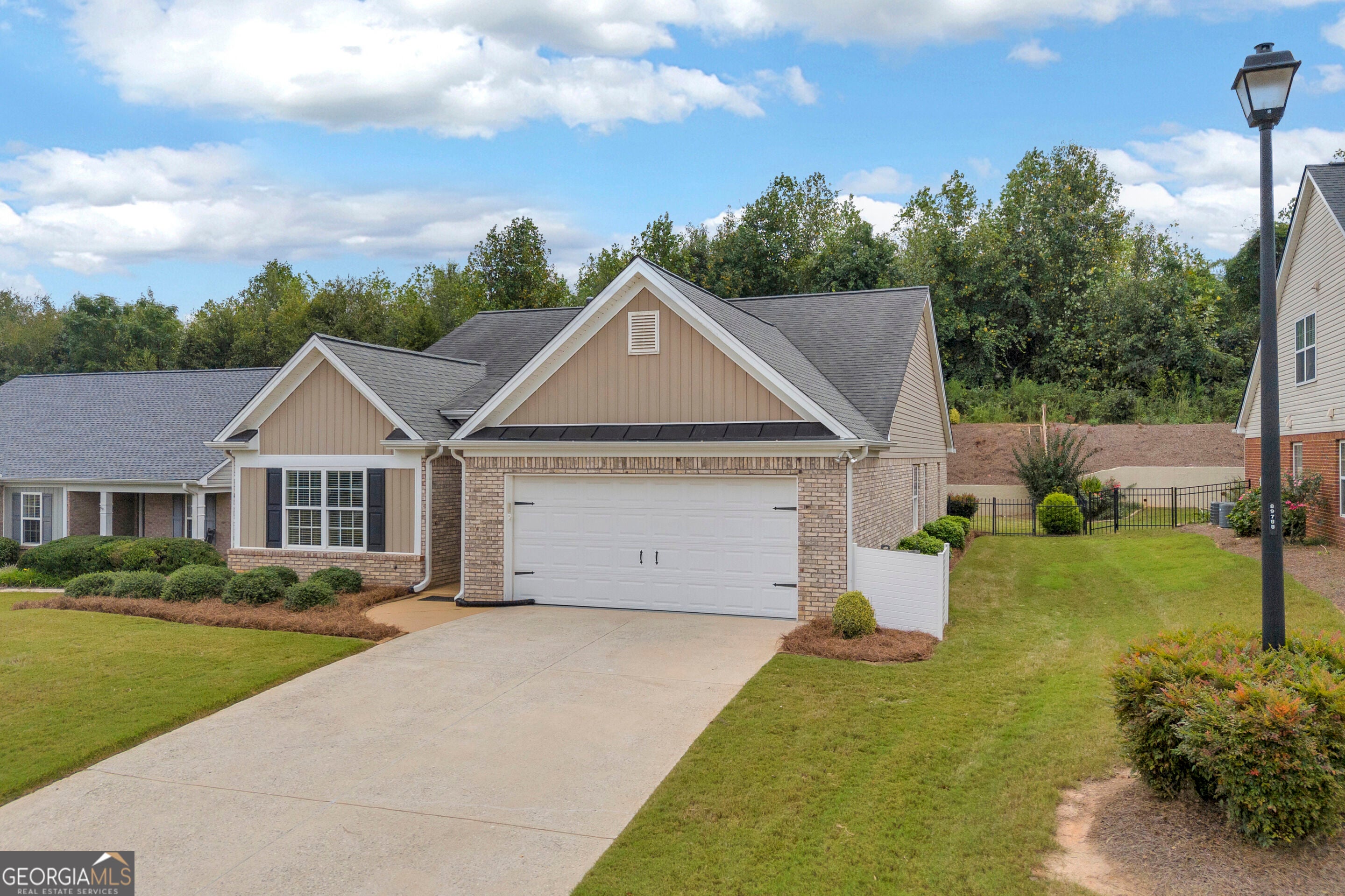 316 Lakeview Bend CIR