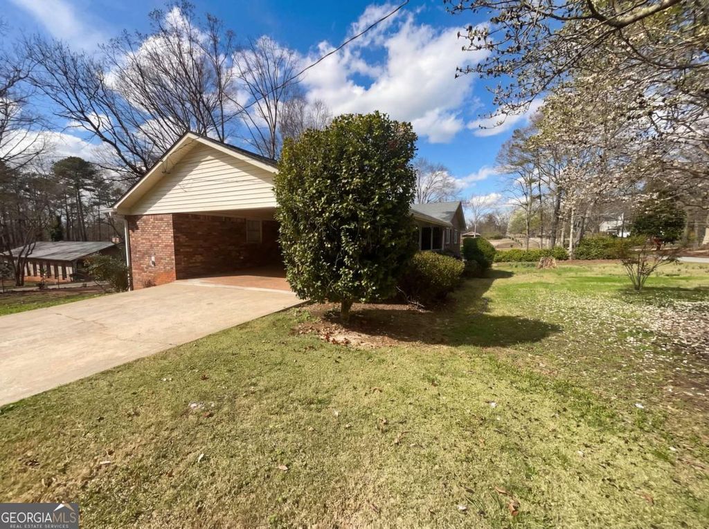 Photo of 6439 Shore Drive, Douglasville, GA 30135 (MLS # 10710783)