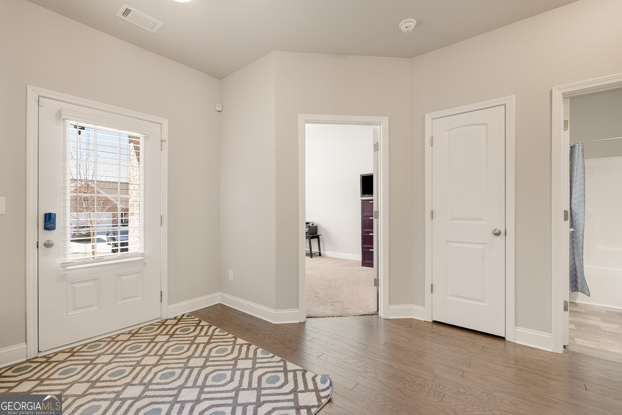 523 Lillian WAY