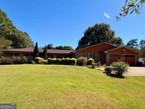 Photo of 204 Arrowhead Drive, Cartersville, GA 30120 (MLS # 10625933)
