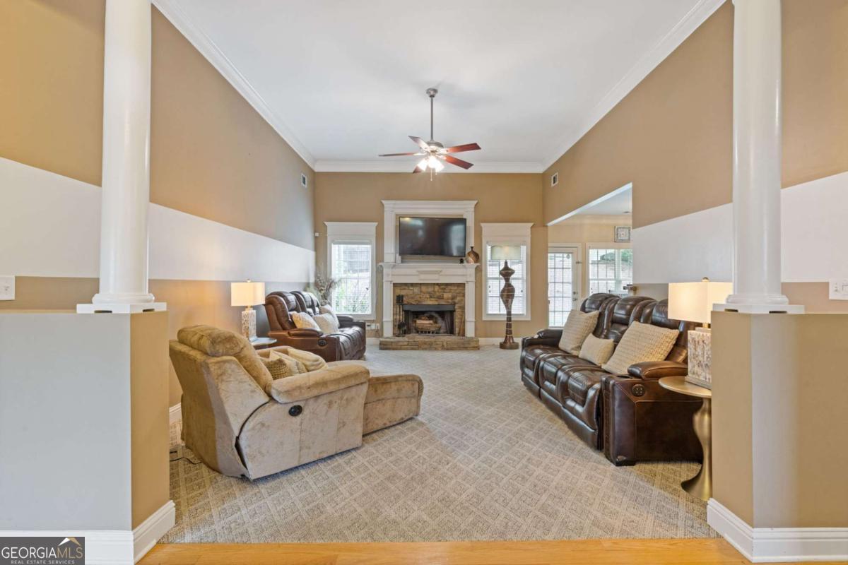 1162 Mason Lee PL