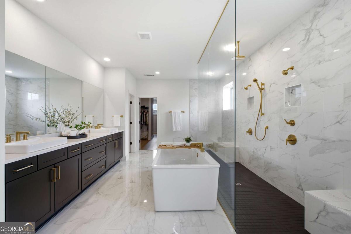 4510 Hawthorn CIR