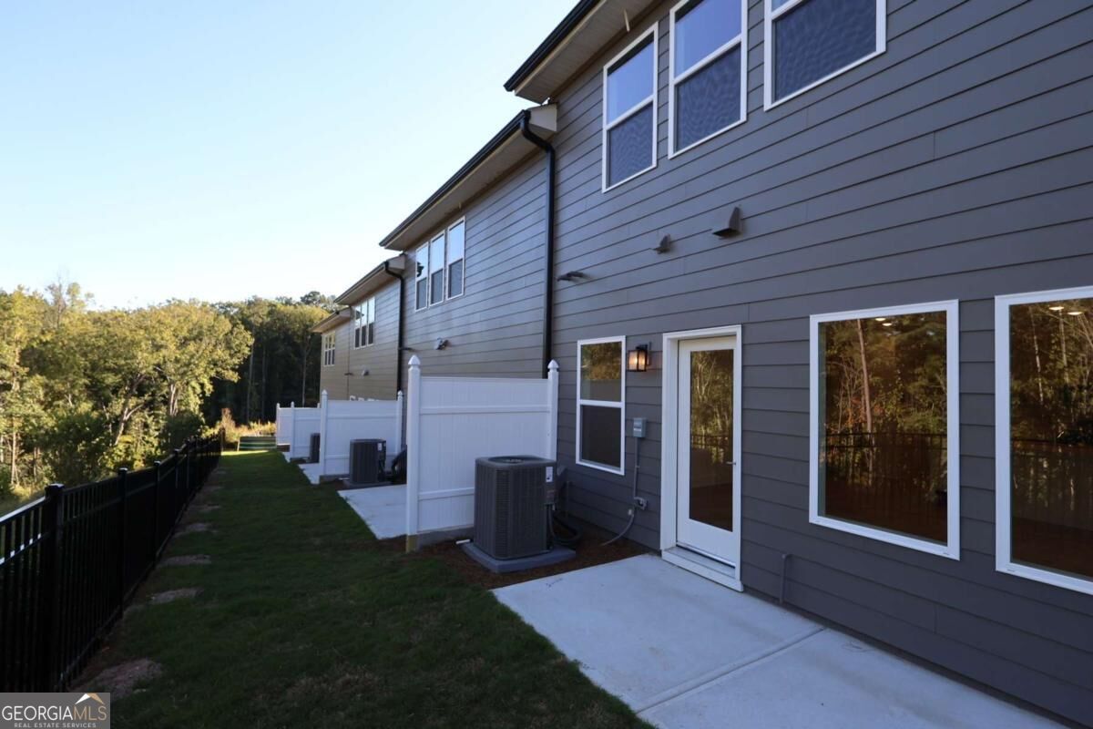 430 Laurelwood LN