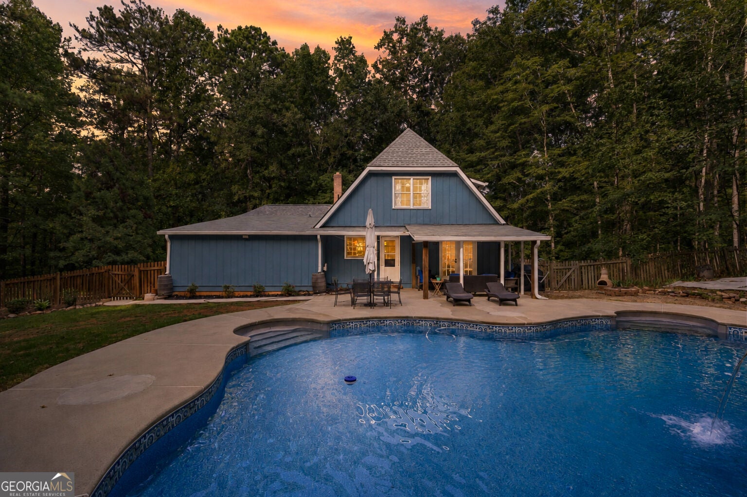 400 Darren DR