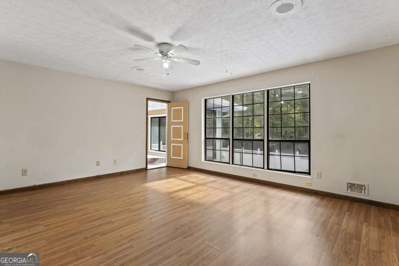 DONNIEBROOK ESTATES - Residential