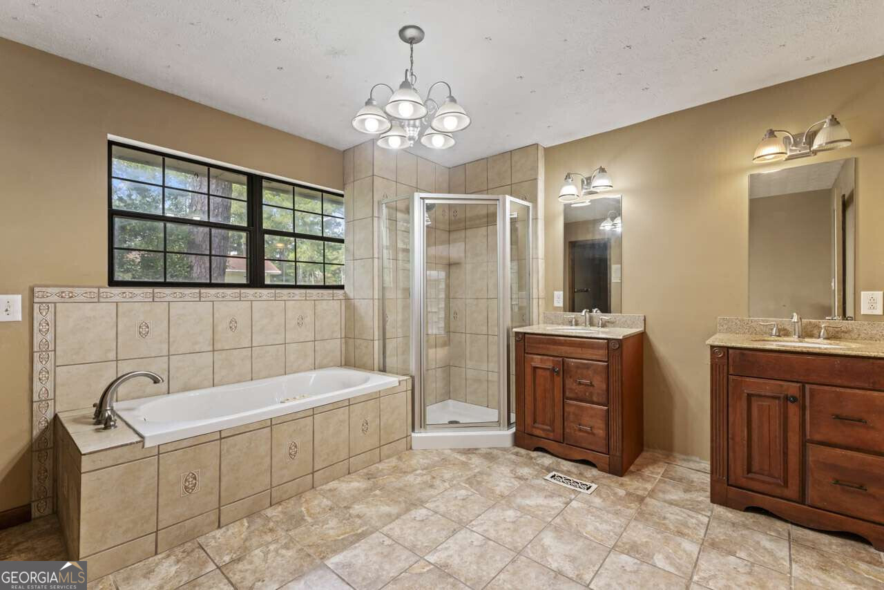 DONNIEBROOK ESTATES - Residential