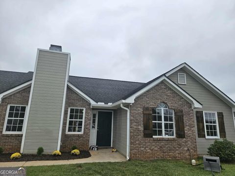 1613 Sweetwater DR Warner Robins GA 31088