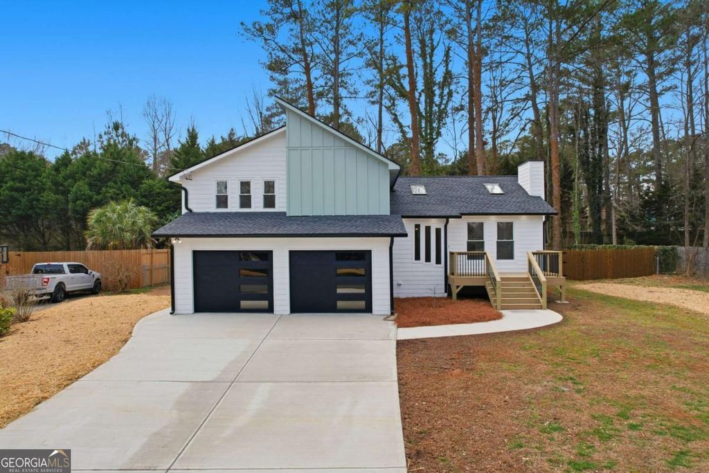 Photo of 2977 Lowe Trail, Marietta, GA 30066 (MLS # 10689732)