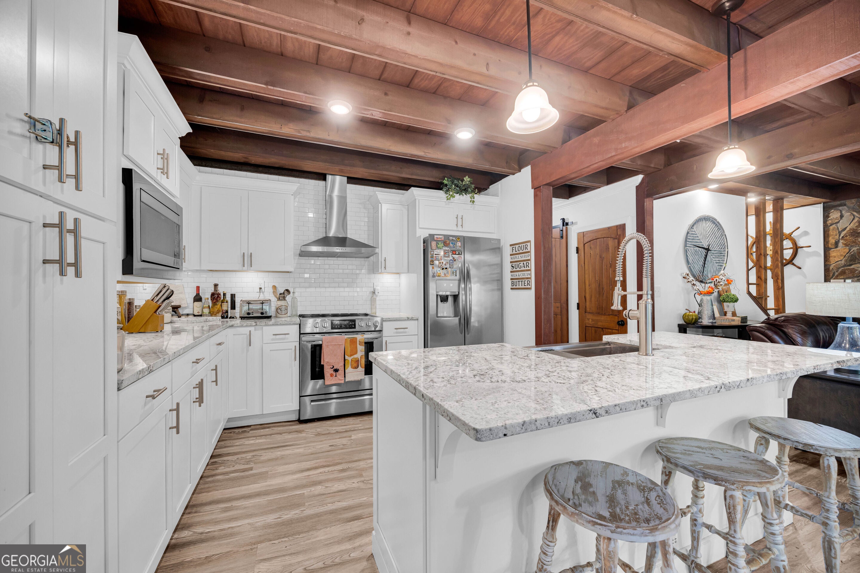 381 Bow DR