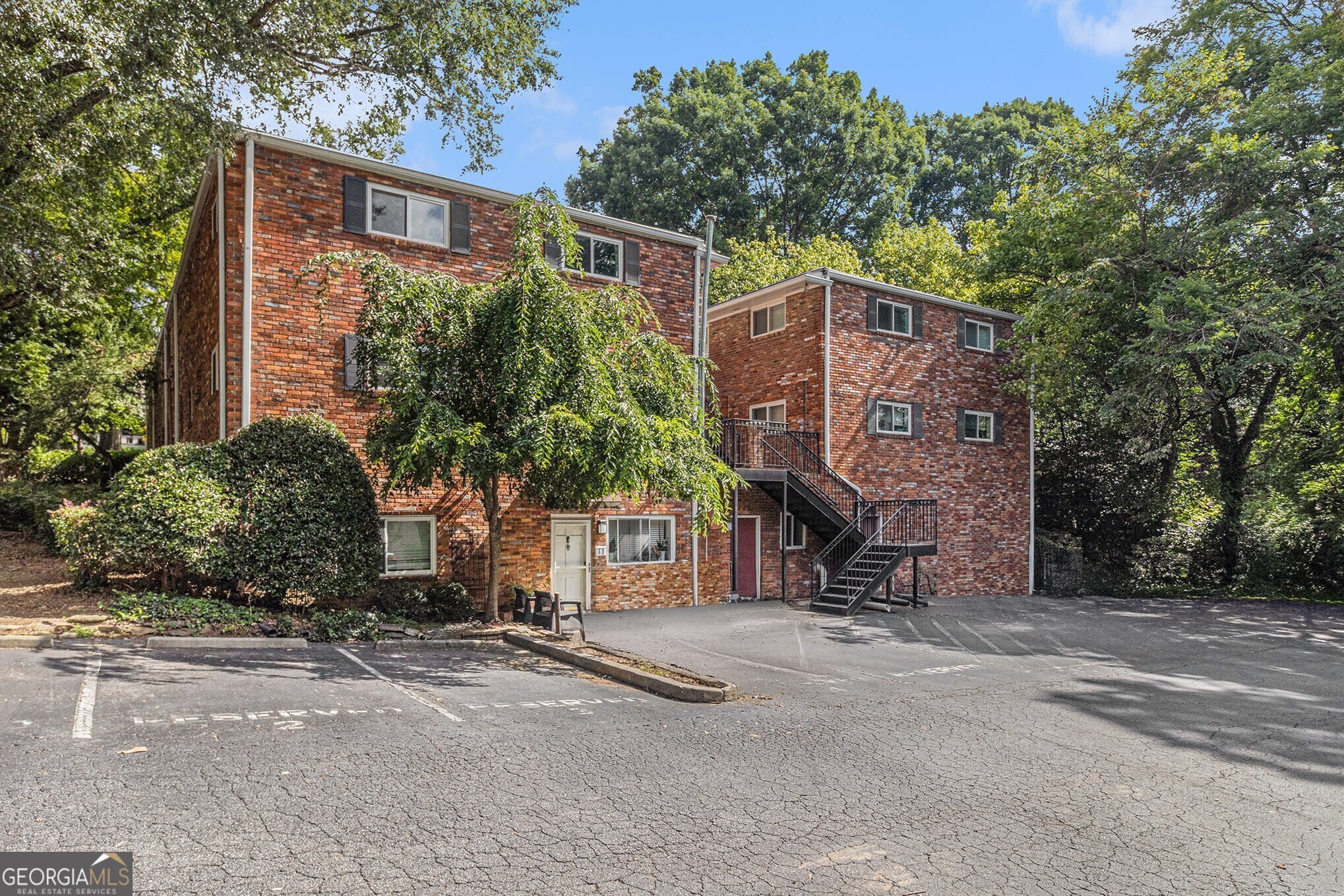 Stanford Court - Residential