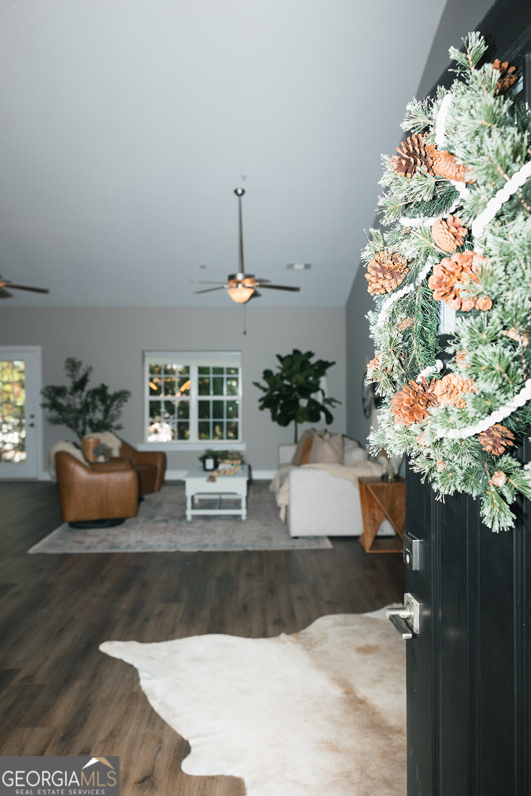 4304 Commonwealth CIR