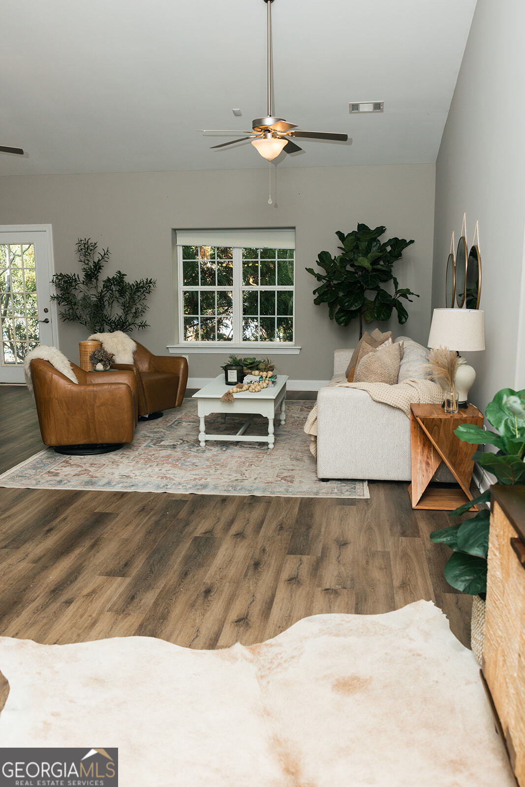 4304 Commonwealth CIR