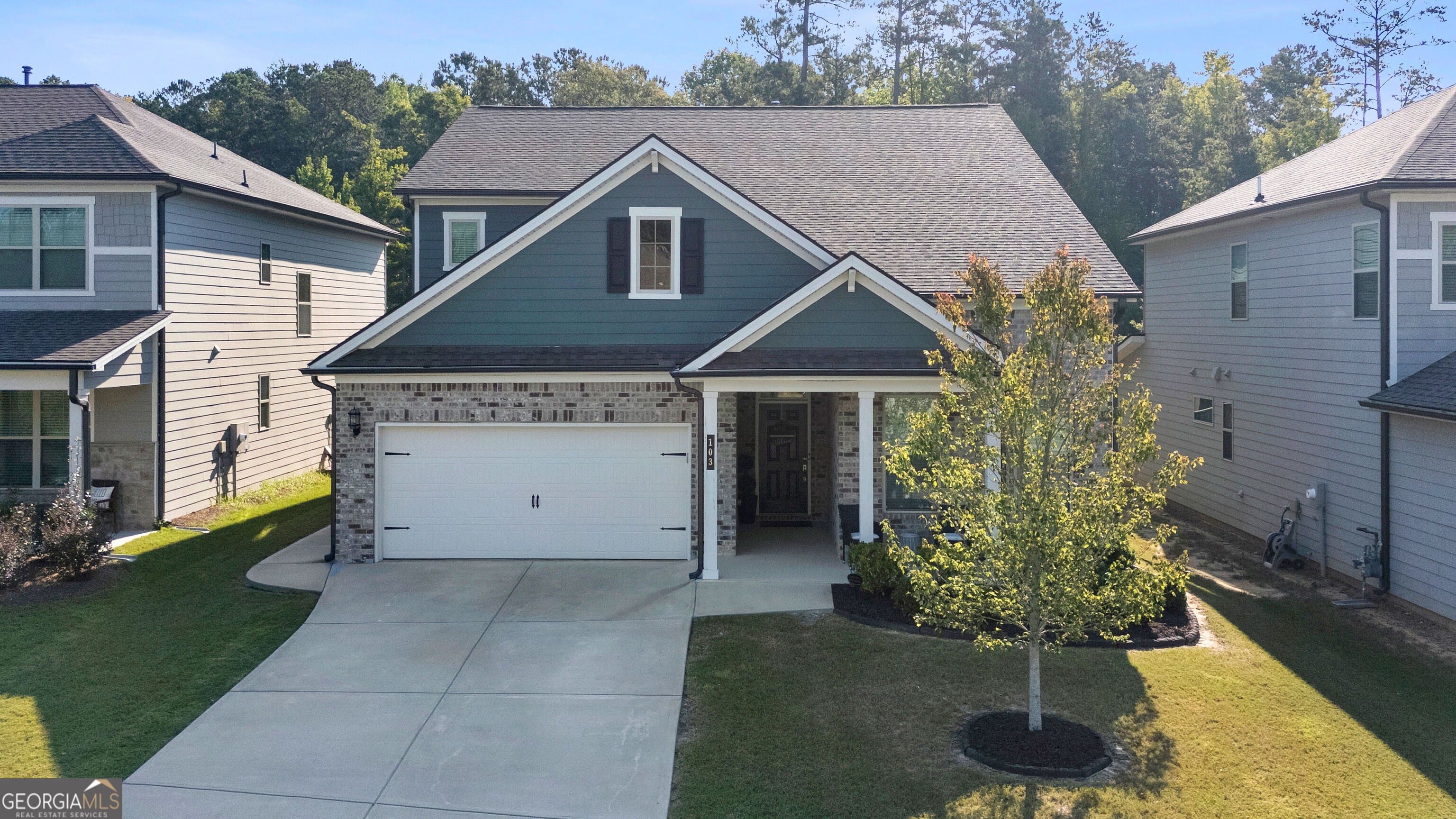 103 Vivian LN