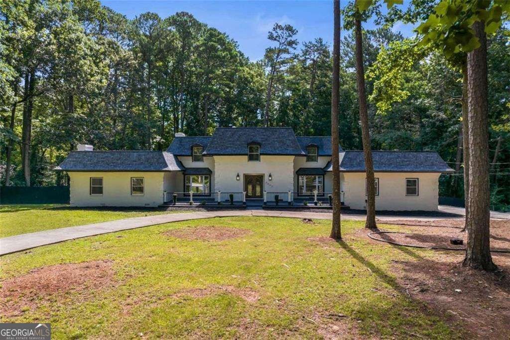 Photo of 2023 Stoneleigh Drive, Stone Mountain, GA 30087 (MLS # 10705454)