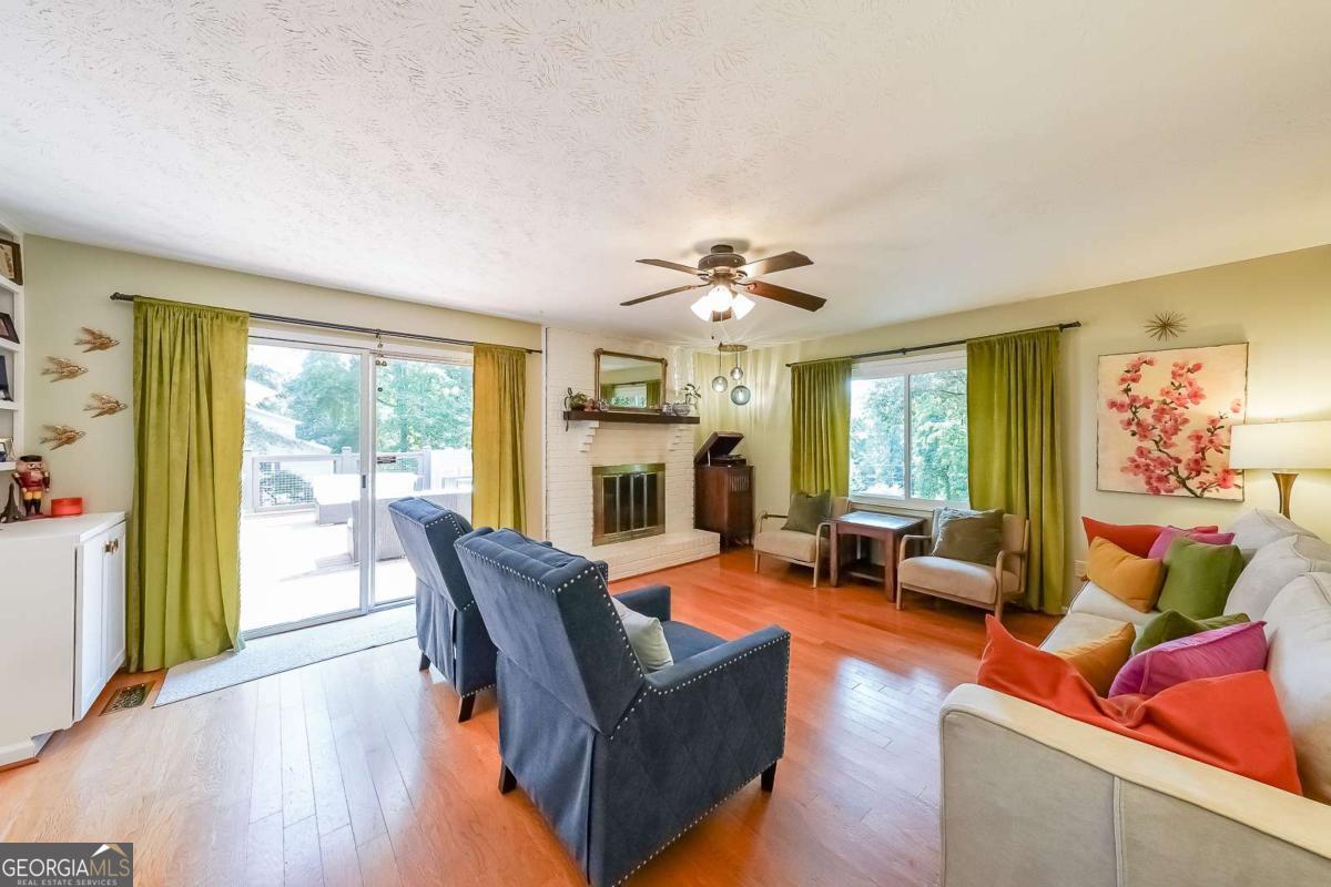 Burnt Hickory Hills - Residential