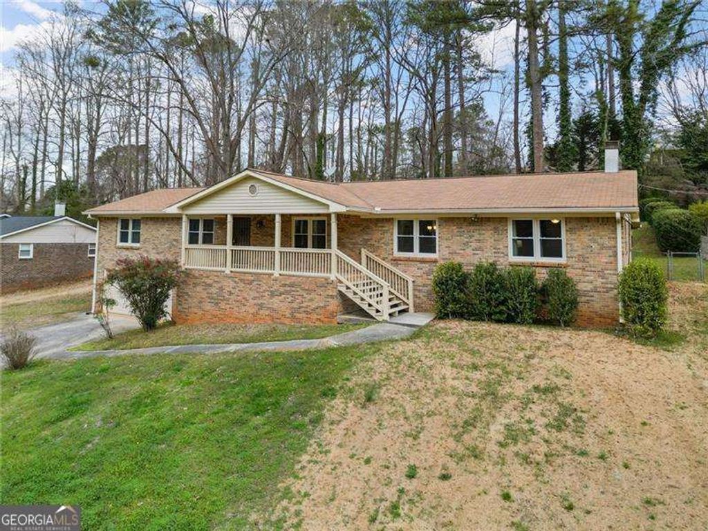 Photo of 93 Vanessa Drive SE, Smyrna, GA 30082 (MLS # 10698941)