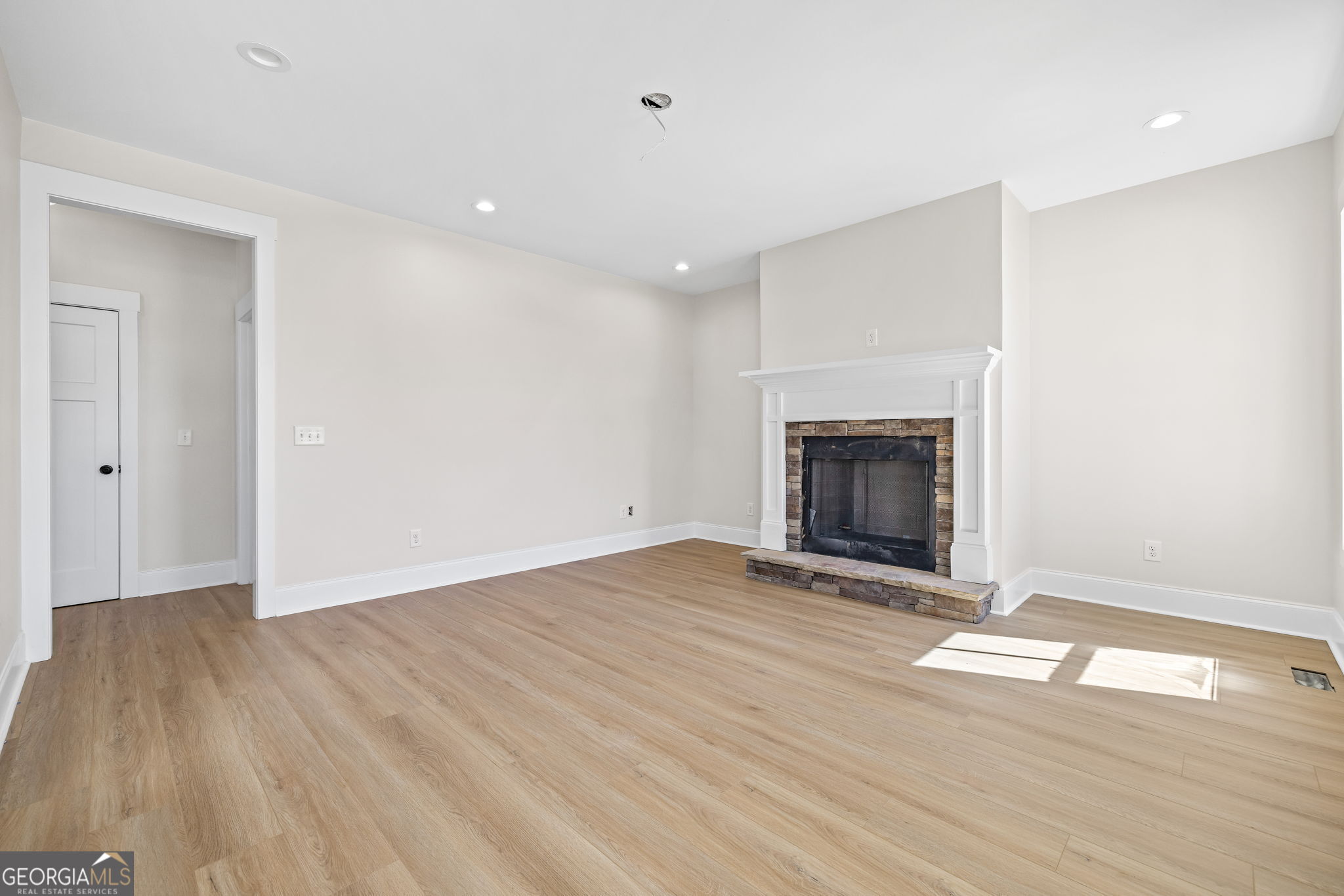409 Roper DR