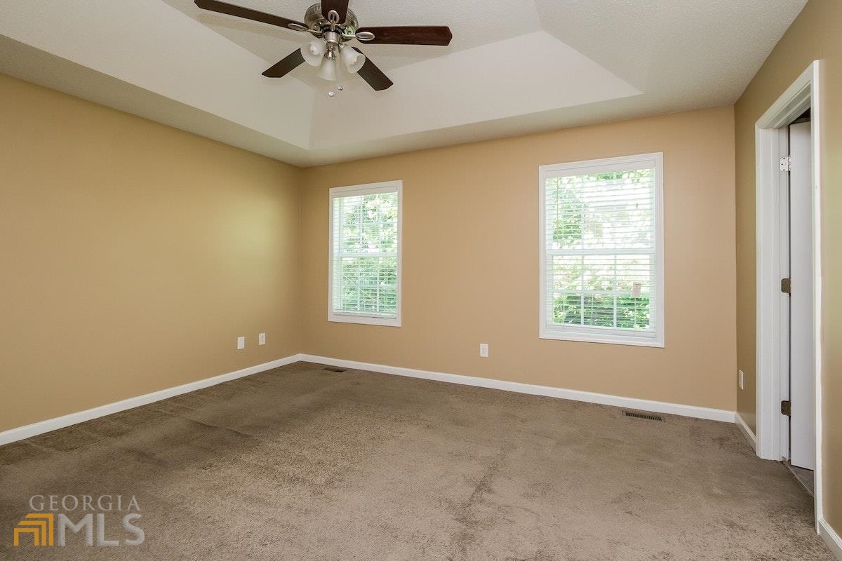 HOLLY TRAIL - Residential Lease