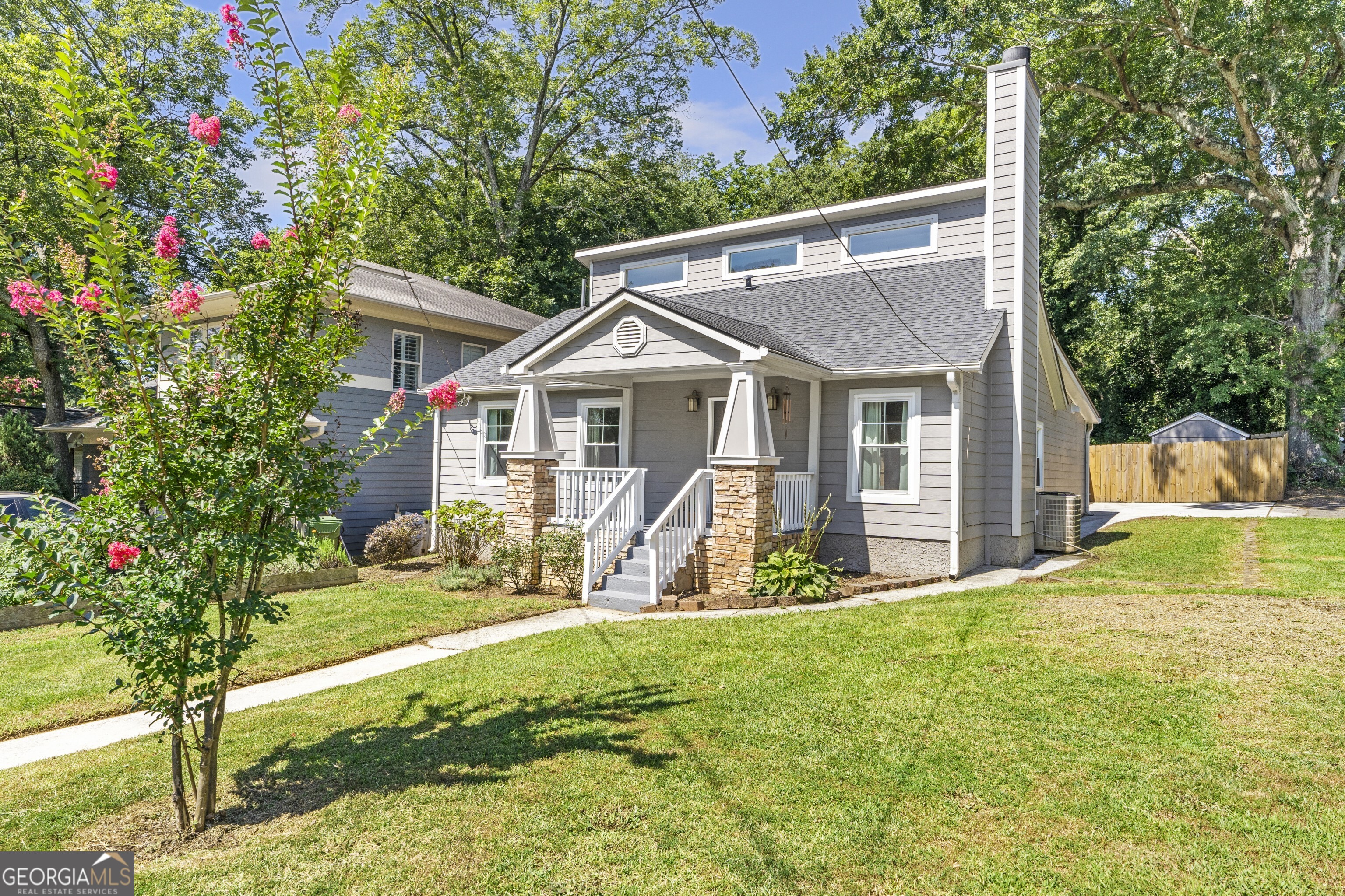 32 4th AVE NE