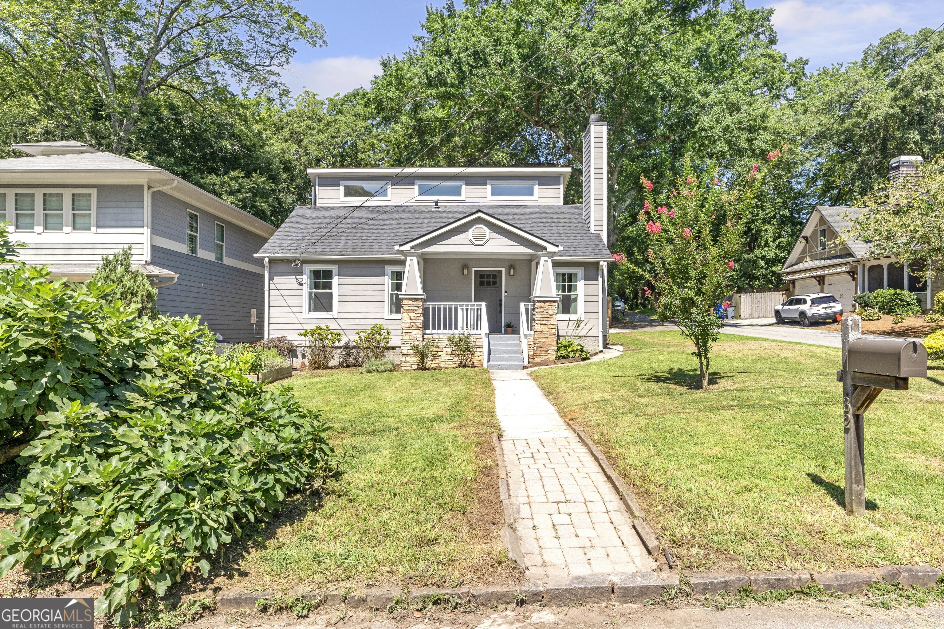 32 4th AVE NE