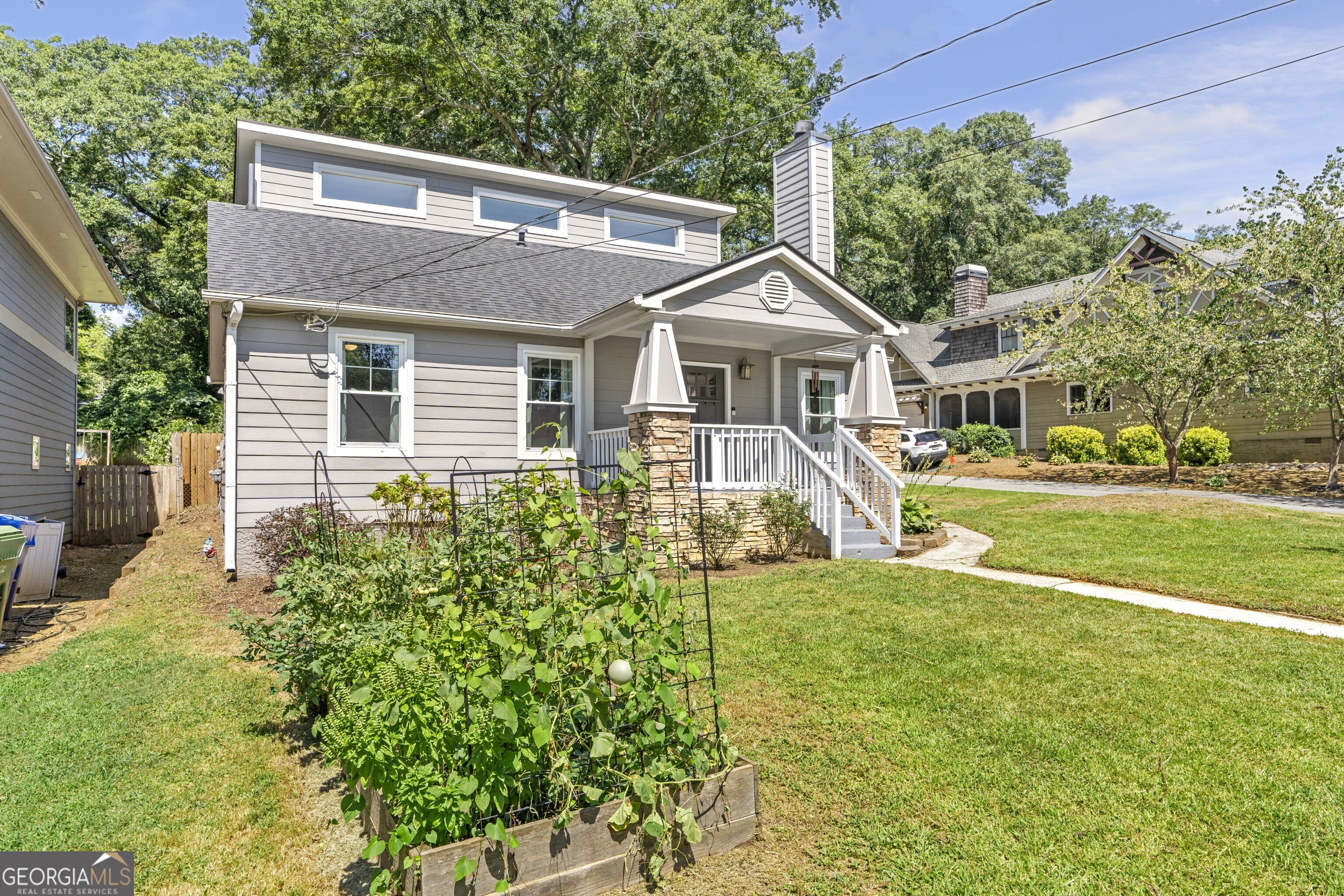32 4th AVE NE