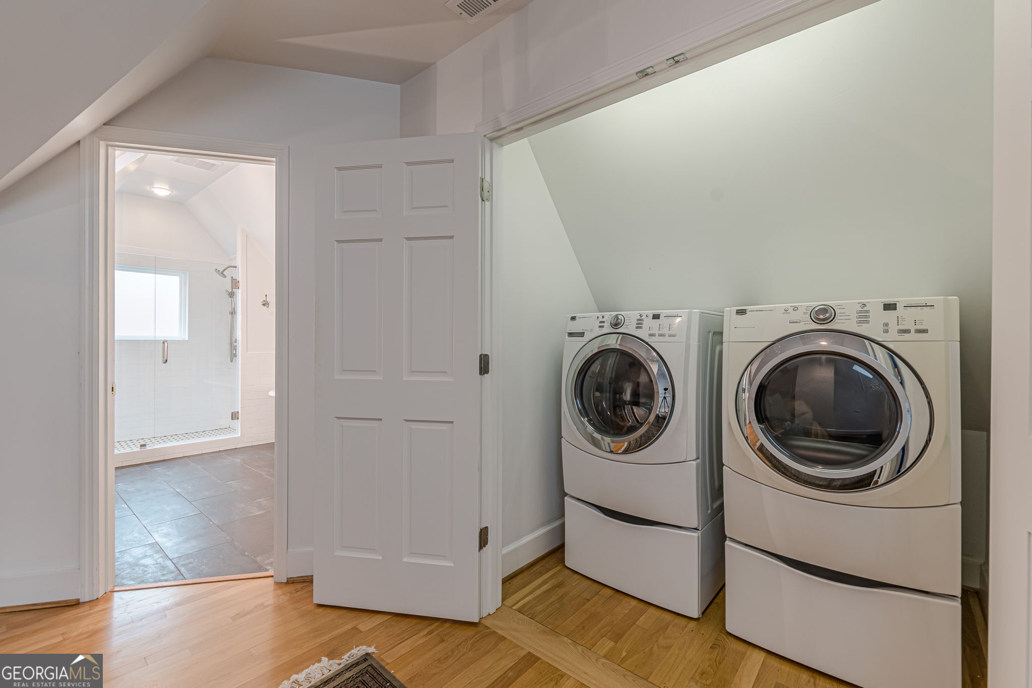 Atlanta, Georgia 30306, United States, 3 Bedrooms Bedrooms, ,4 BathroomsBathrooms,Residential,Active,199268