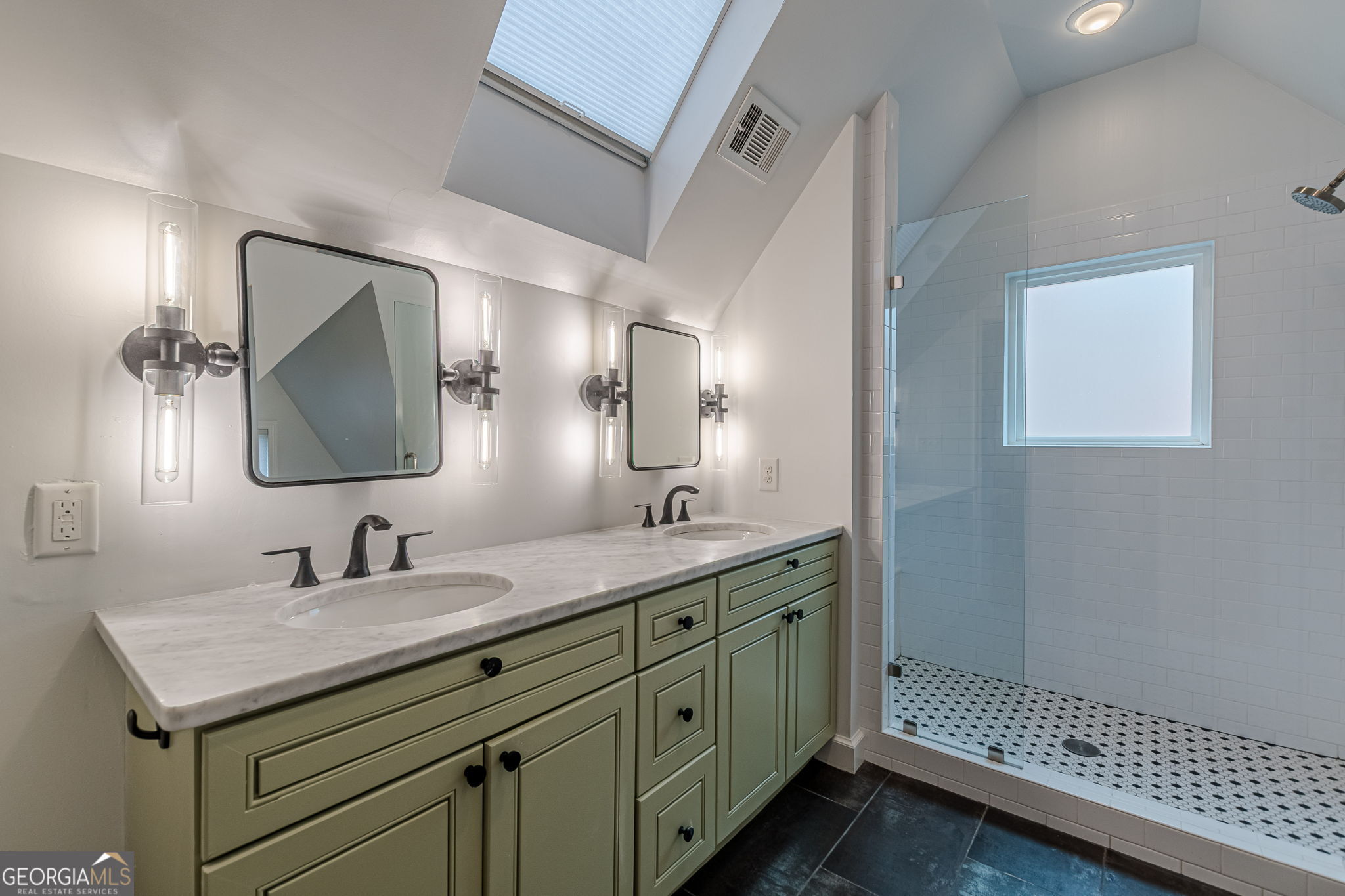 Atlanta, Georgia 30306, United States, 3 Bedrooms Bedrooms, ,4 BathroomsBathrooms,Residential,Active,199268